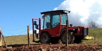 Microtracteur Antonio Carraro avec dévidoir barbelé